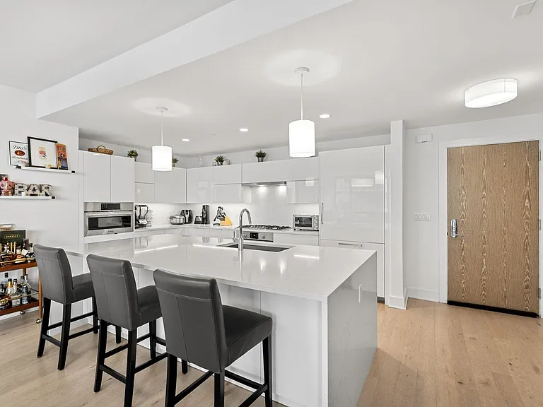 9 Avenue At Port Imperial #910 — Photo 2