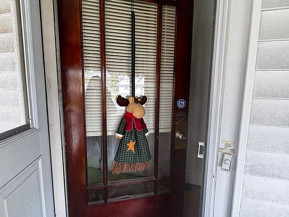 4th image of 1602 Hawthorne Street