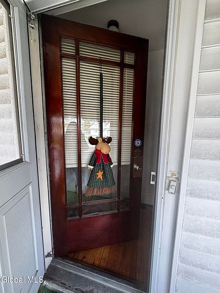 4th image of 1602 Hawthorne Street