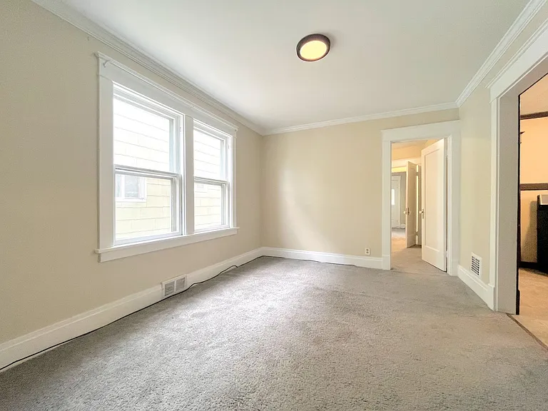 223 Virgil Ave — Photo 4