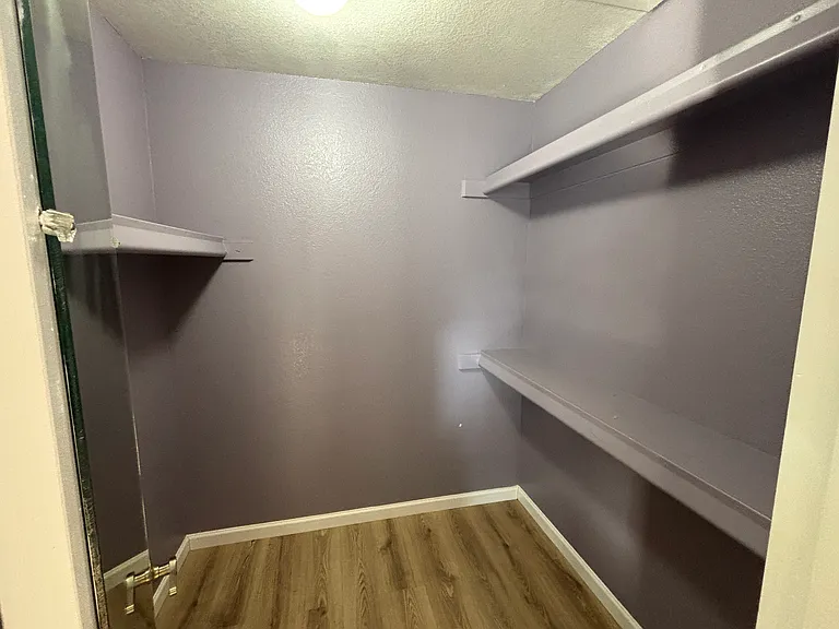 413 W Beverly Ln — Photo 17
