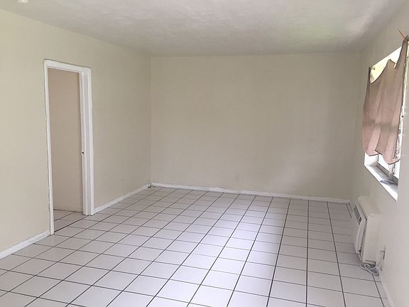 4th image of 716 NW 4th Ave #2