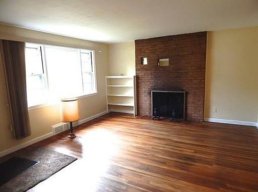 4th image of 47 Whipple St