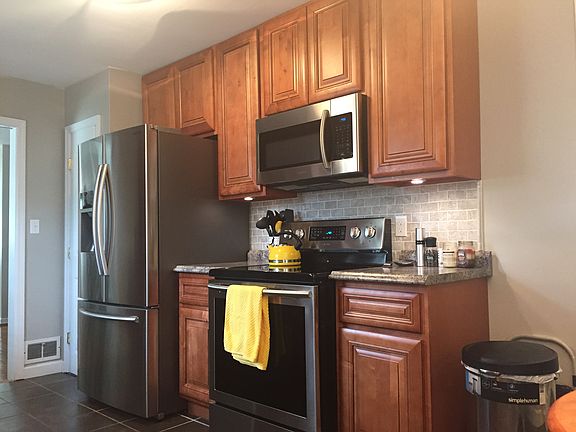 4th image of 101 Grinstead Ct
