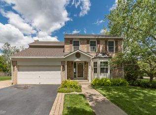 8014 Redwood Ct, Fox Lake, IL 60020