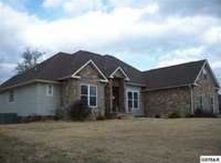 227 Evergreen Dr, Sevierville, TN 37862