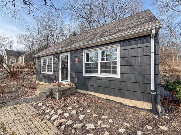 825 Post ROAD, Brookfield, WI 53005
