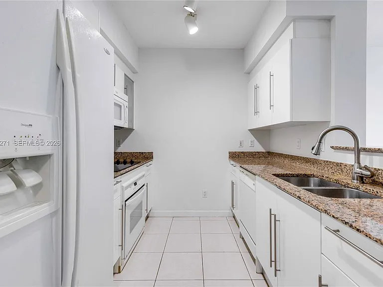335 Biscayne Blvd #1004 — Photo 20