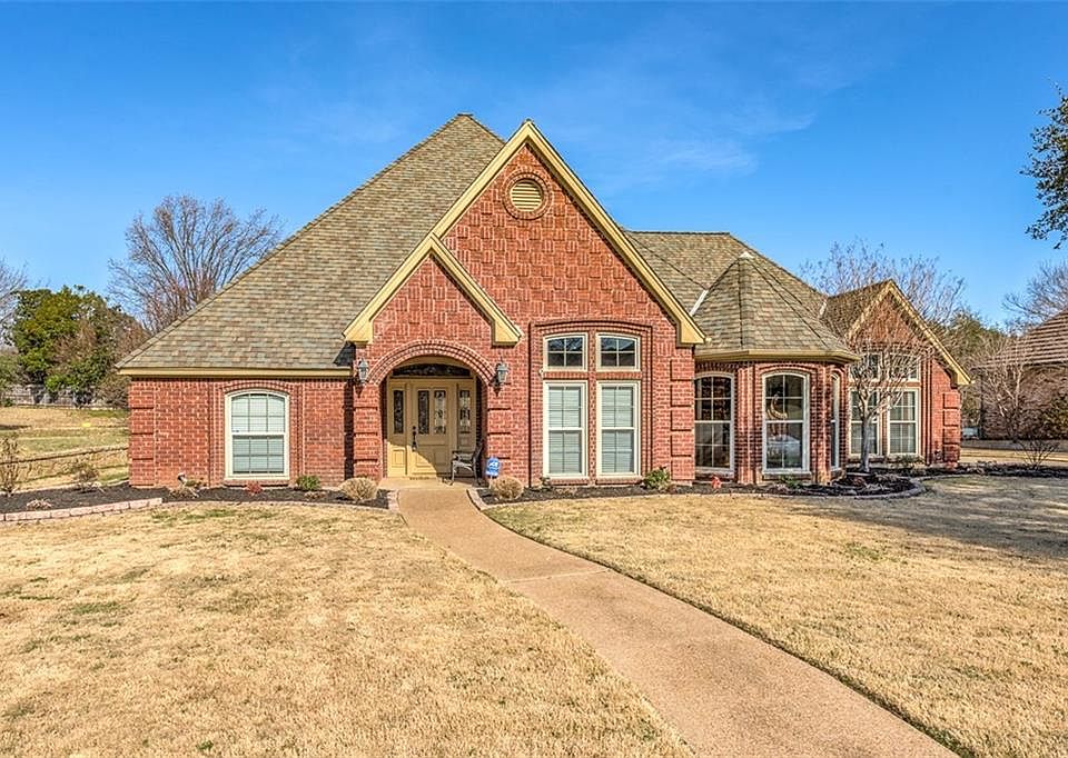 1st image of 602 Saddlebrook Dr