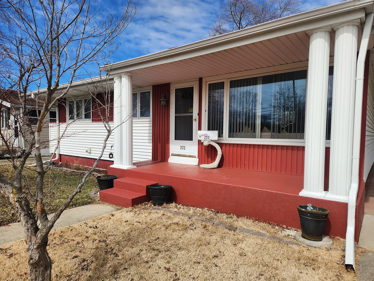 233 W Sauk Trl photo 1