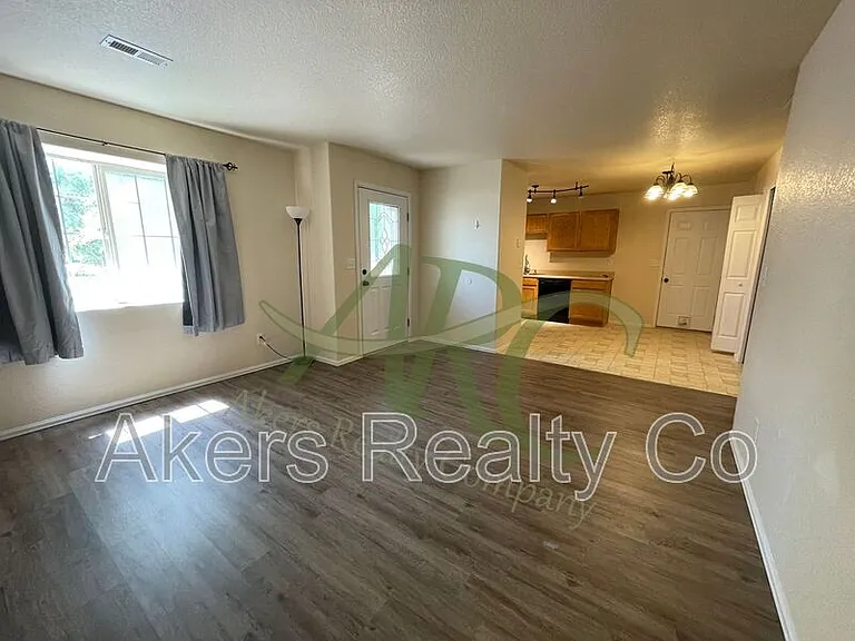 746 S Legend Ln — Photo 4