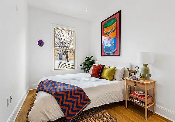 5th image of 27 Bleecker St Floor 1