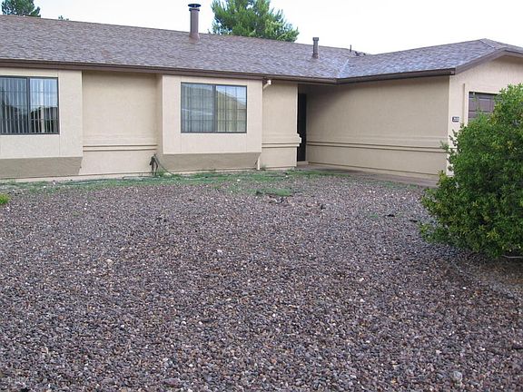 2nd image of 2555 Canyon Crest St