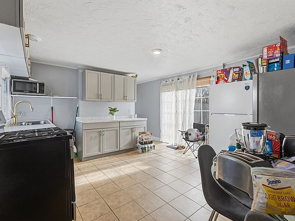 4th image of 62 Main St