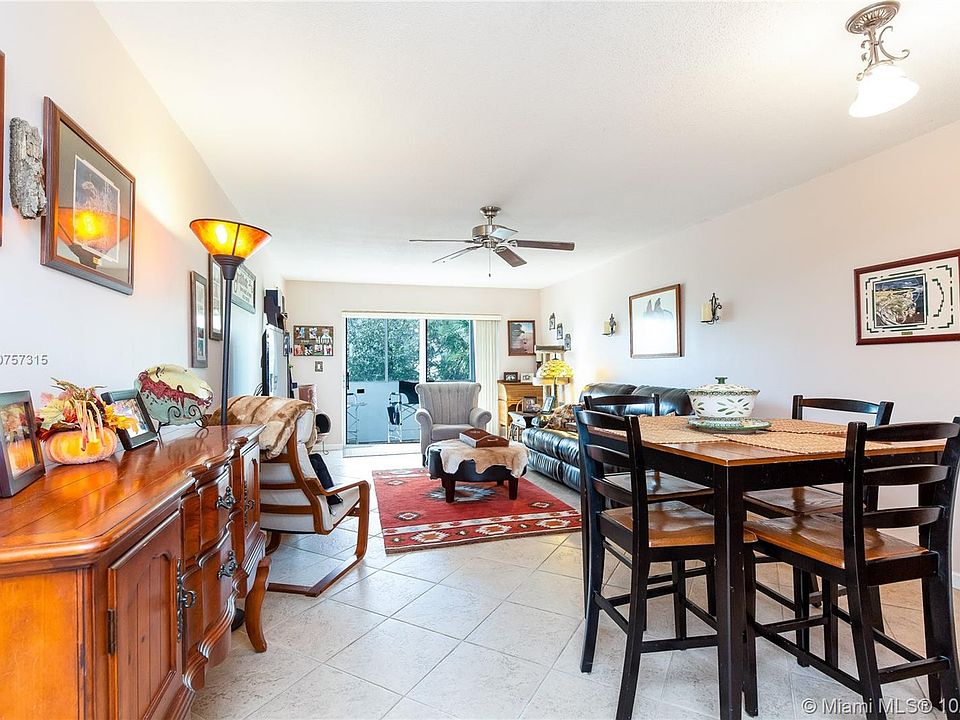 1st image of 1400 NW Tallwood Ave #308