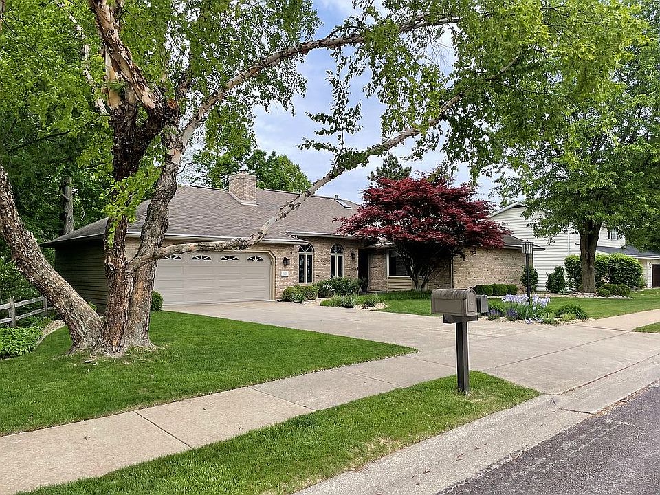 1st image of 825 W Scottwood Dr