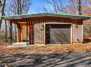 150 Larrison Rd, Wrightstown, NJ 08562