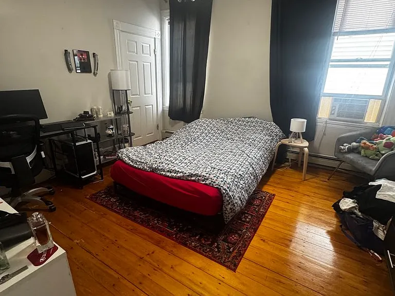 818 Parker St #1 — Photo 4