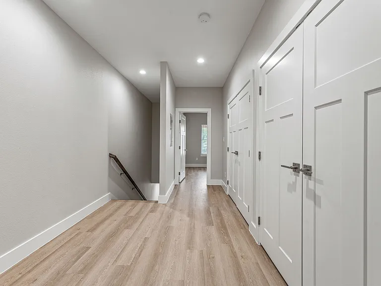 981 N Clinton St #102 — Photo 10