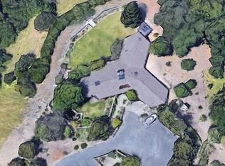 4340 Lichau Rd, Penngrove, CA 94951