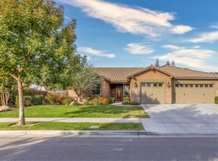 2601 N Chinowth St, Visalia, CA 93291