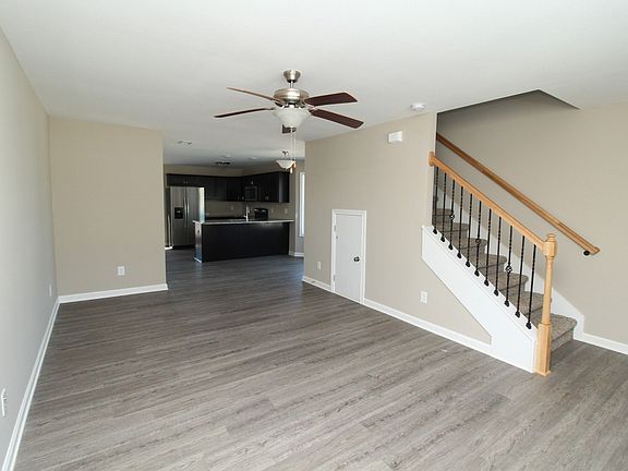 2nd image of 301 Landrum Pl #G