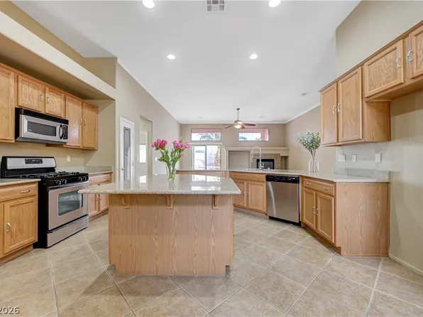 916 Kevin Baker Ave, North Las Vegas, NV 89086