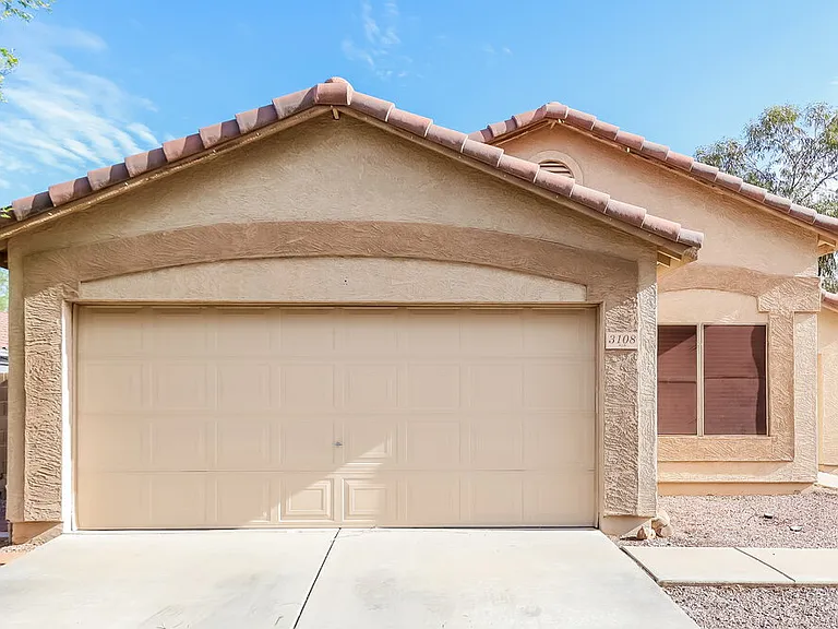 3108 W Lucia Dr — Photo 1