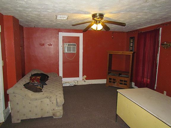 5th image of 103 E Hammond St