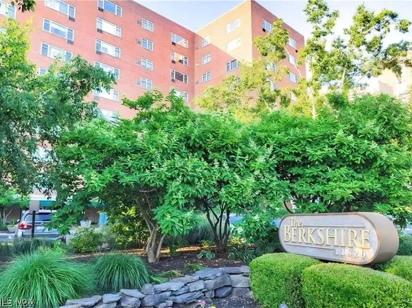 11820 Edgewater Dr APT 110, Lakewood, OH 44107