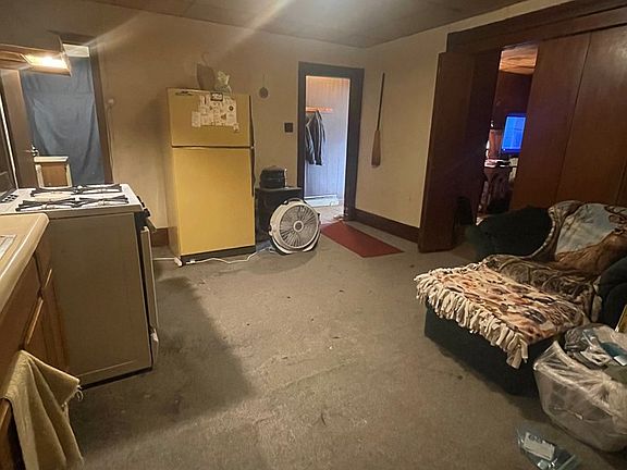 4th image of 37 East Ave