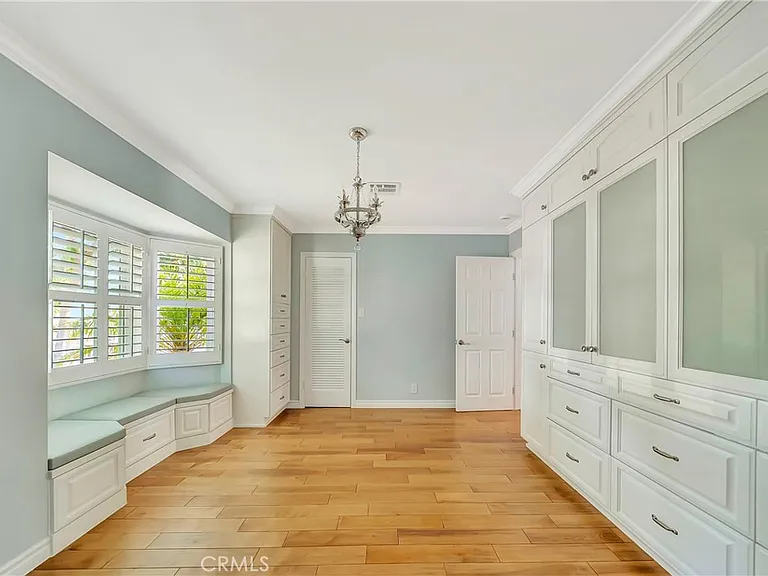 22907 Leonora Dr — Photo 21