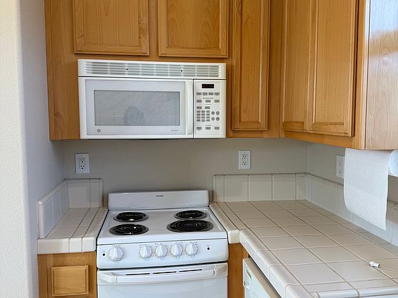 5th image of 2465 Prairie Ln