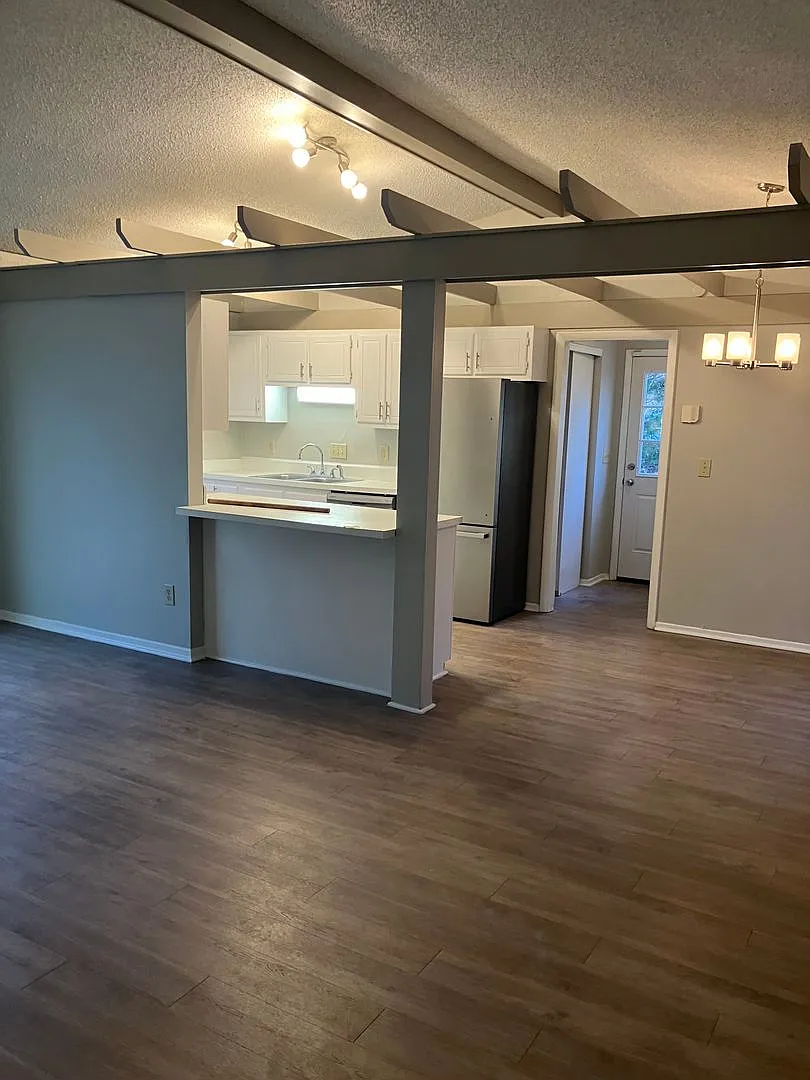 Lake Jeanette area!! Renovated three bedroom two bath — Photo 3
