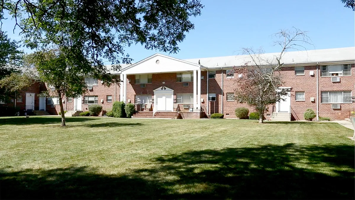 Building Photo - Lexington Village