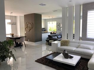 4360 Dogwood Cir, Fort Lauderdale, FL 33331