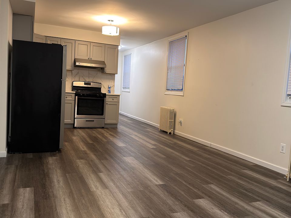 1st image of 979 Nugent Ave Floor 1