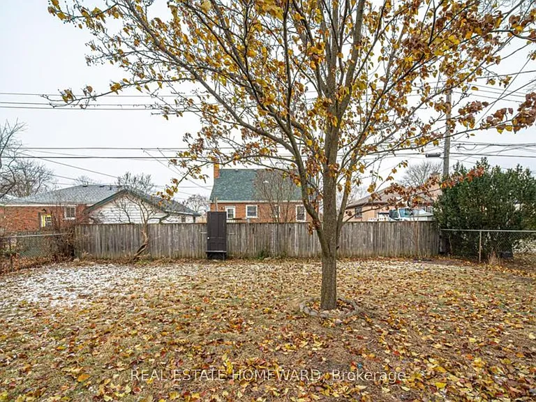 668 Harold Dr — Photo 6