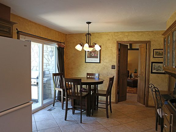 2nd image of 2817 Camelot Dr