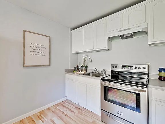 5th image of 988 Kiely Blvd