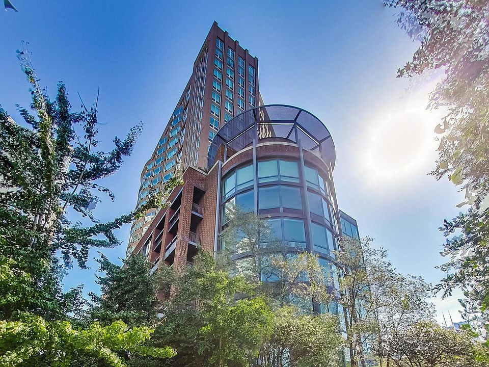 1st image of 600 N Kingsbury St APT 1607