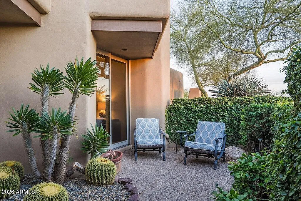 3 bed, 3.0 bath, 2392 sqft, $6,500 — Photo 4