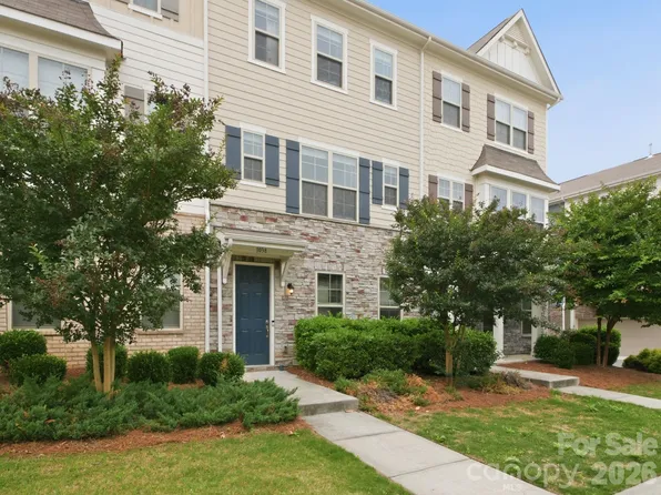 1038 Doveridge St, Charlotte, NC 28273
