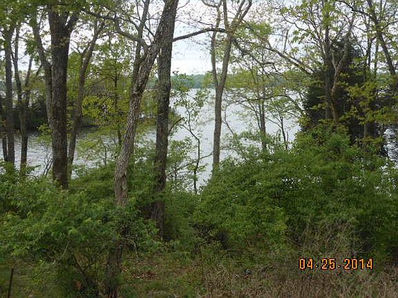 5th image of 121 Ruby Dr