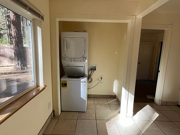 4th image of 3625 Spruce Ave #B