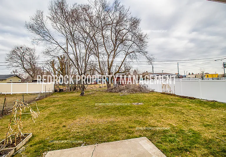 15313 E Broadway Ave — Photo 17