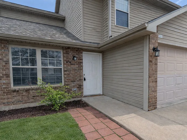 5313-5315 Currituck Ln — Photo 1