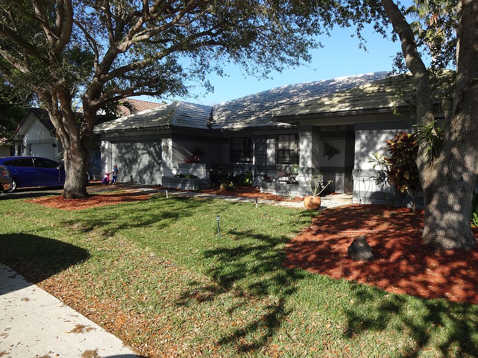 1st image of 3111 Peachtree Cir