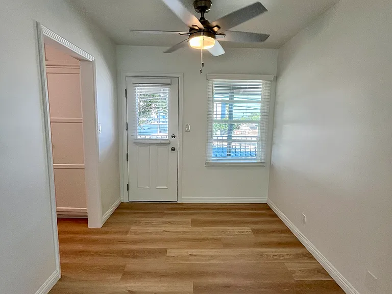 Stadium Park Apartments — Photo 16