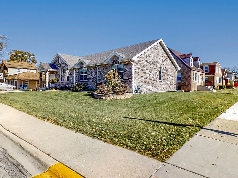 7648 W 66th Pl, Bedford Park, IL 60501 | Zillow